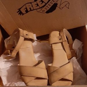 Freebird Cape 8 wooden sandals
